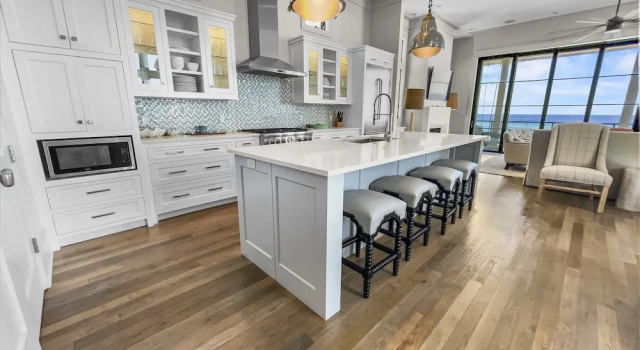 Коттедж с 5 комнатами 224 Winston Ln 5 Bedroom Home by RedAwning