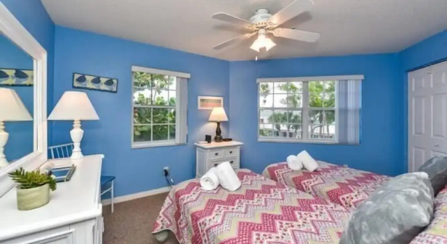 Gulf Breeze B 2 Bedroom Condo by RedAwning, Забронировать Апартаменты/квартира Брейдентон Sarasota Area, рядом с Bradenton Beach Parasailing