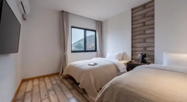Люкс Jingyu Sunset Seaview Resort Hotel (Dali Erhai Branch)