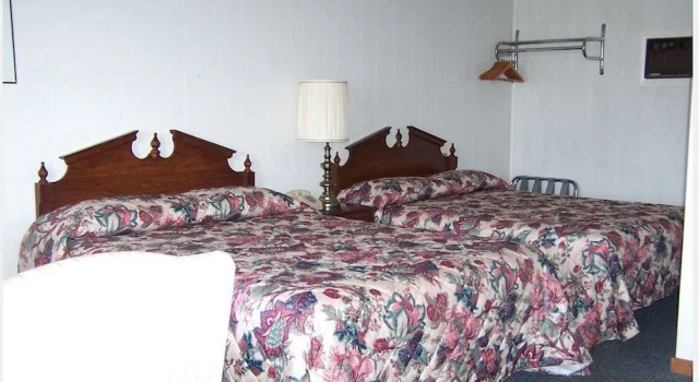 Eastview Motel, Varaa Motelli Hotellit New England uima-altaalla, Uima-allas