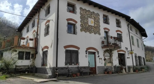 Agriturismo Alpi, Book Farm Stay Roccaforte Ligure Piedmont