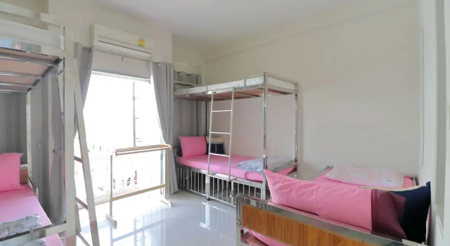 Кровать в общем номере (женский номер) Saen Sabai Hostel