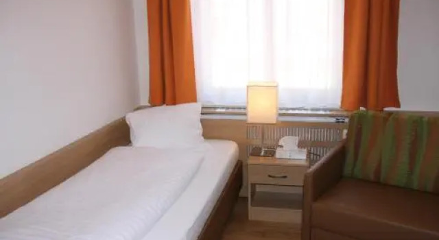 Weinhotel Rieder, Book Hotel Poysdorf Weinviertel