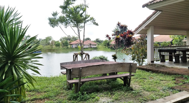 Pirom Lake And Resort, Забронировать Курортный отель Тха Тум Прачинбури