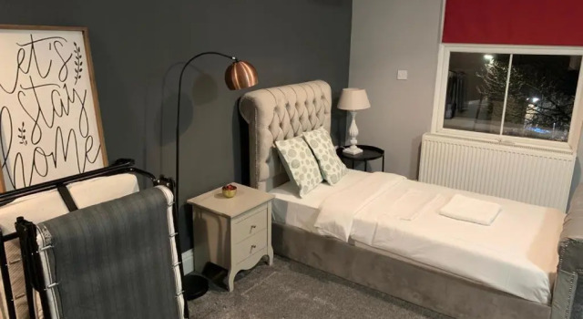 Spacious, Bright Twin Studio Apartment (can sleep up to 4), Забронировать Апартаменты/квартира Ислингтон Лондон, рядом с St Pancras Hospital