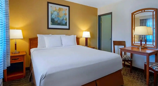 Двухместный люкс Days Inn by Wyndham Encinitas Moonlight Beach