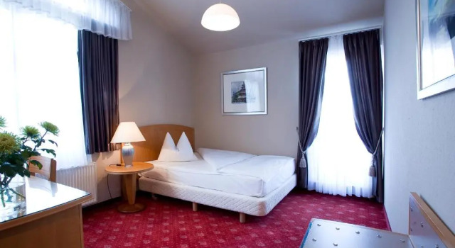 Hotel Das Kleine Ritz, Reservar Hotel Fellbach Swabian Forest