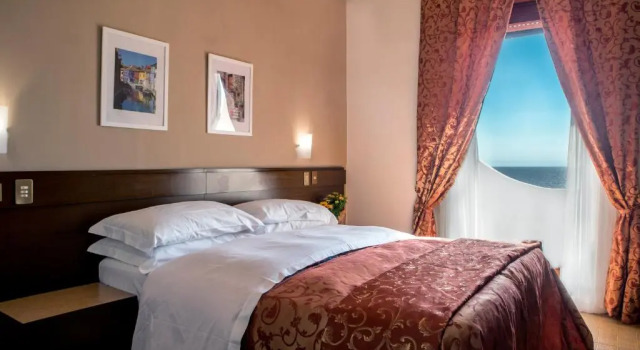 Двухместный номер Standard с балконом и с видом на море Hotel Sinuessa Terme