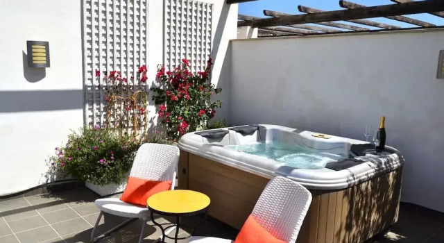 Rsh14a - Terrace With hot tub and Fantastic Views, Забронировать Апартаменты/квартира Эстепона Коста-дель-Соль, рядом с Пляж Рада