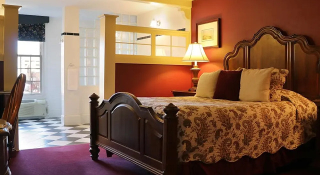 St. Brendan's Inn, Book Hotel Green Bay Wisconsin