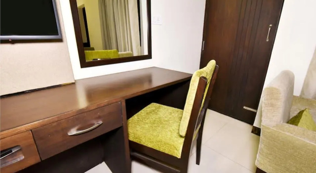 Hotel Shiraz Castle