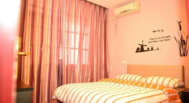 Pigeon Tree Youth Hostel, Book Hostel / Vandrerhjem Hoteller i Yichang med parkering, Parkering