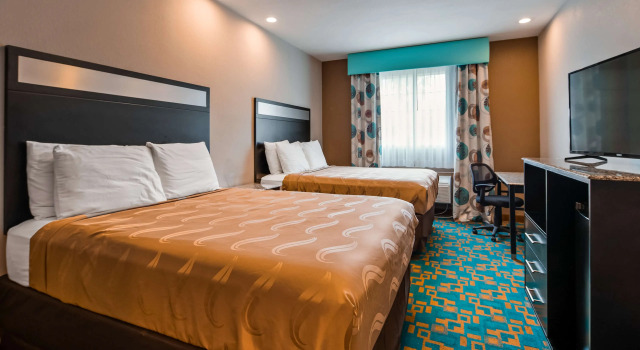 Четырёхместный номер Standard SureStay Hotel by Best Western Brownsville