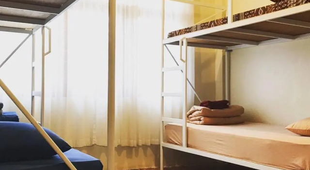 Кровать в общем номере Oldie and Sleepy Hostel