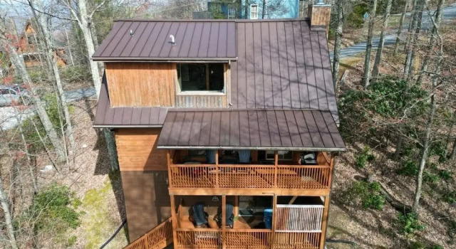 Cherokee Winds 2 Bedroom Cabin by RedAwning