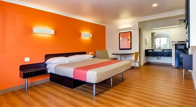 Двухместный номер Standard Motel 6 Garden Grove