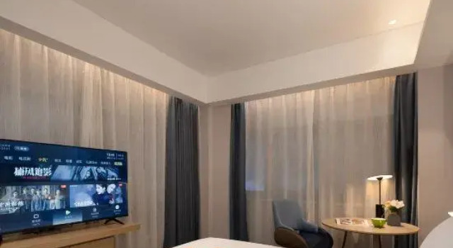 Люкс Lihao Holiday Hotel (Jinan Tangye Subway Station Century Avenue)