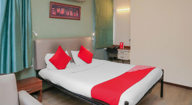 OYO Collection O 80421 Hotel Pearl, Забронировать Отель Отели штата Махараштры 3 звезды, 3*