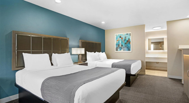 Четырёхместный номер Standard Best Western Big Country Inn