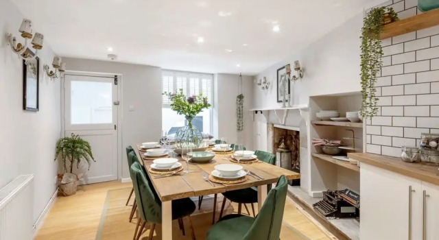 Апартаменты Divine Georgian Townhouse in the Heart of Bath