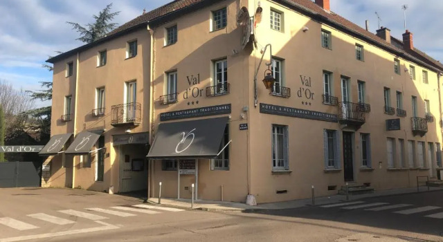 Hostellerie du Val dOr, Book Hotel Cote Chalonnaise Burgundy, near Château de Chamirey