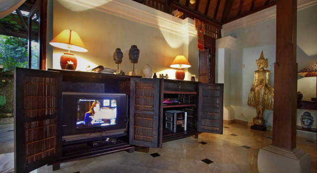 The Mahogany Villa