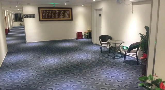 7 Days Inn·Shenzhen Airport Fuyong Great Ocean Road Phoenix Century Business Plaza, Rezerwuj Hotel Hotele w Shenzhen z parkingiem, Parking