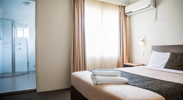 Люкс с 2 комнатами Lilac City Motor Inn