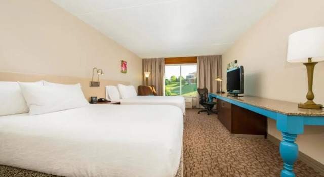 Четырёхместный номер Premium Hilton Garden Inn Charlottesville