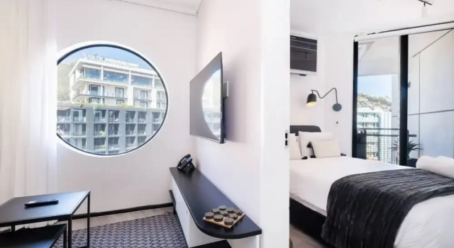 The Flamingo One Bed Sea Point Promenade