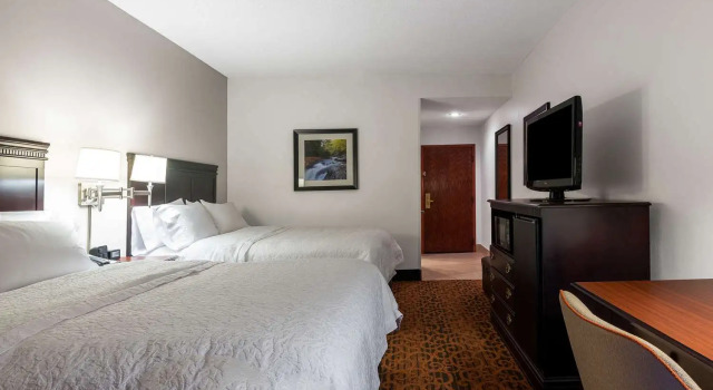 Четырёхместный номер Standard Hampton Inn Parkersburg-Mineral Wells