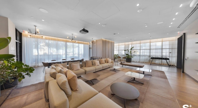 Luxury Downtown 2-BD Condo