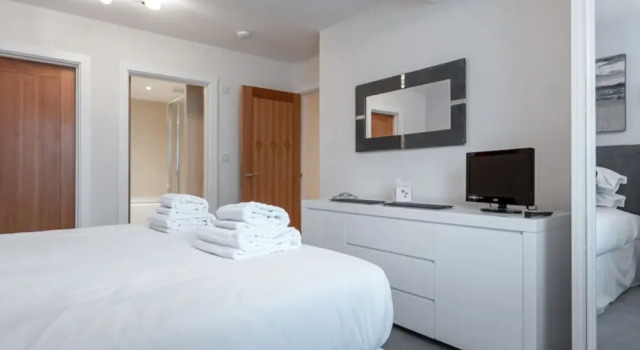 Jibe Ho - Beautiful Spacious Apartment with Harbour Views, Забронировать Апартаменты/квартира Пул Дорсет, рядом с Причал города Пул