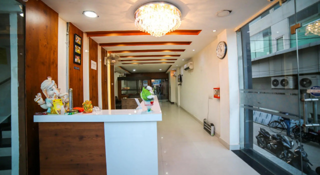 Capital O 35555 Hotel Prateek Plaza, Rezervovat Hotel Hotely v Rajasthan s parkováním, Parkování