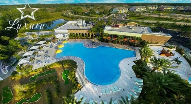Wonderful 5 Bedroom Town Home in the Amazing Festival Resort, Book Ferieresort Hoteller i Four Corners med pool, Swimmingpool