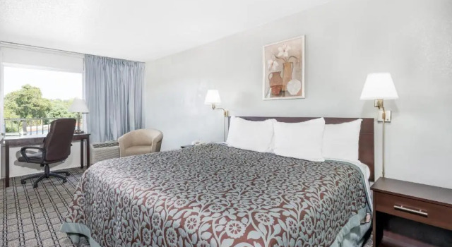 Двухместный Люкс-студио Days Inn by Wyndham St Clairsville