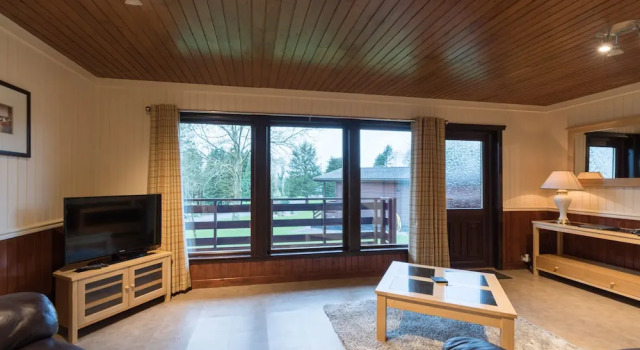 Bluebell Lodge 3 with Hot Tub, Book Hotel Minnigaff Scotland