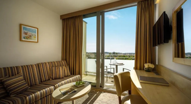 Полулюкс Valamar Parentino Hotel