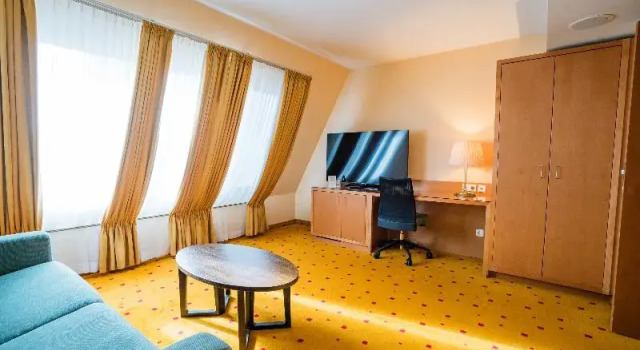 Полулюкс Ibercity Wien Schönbrunn