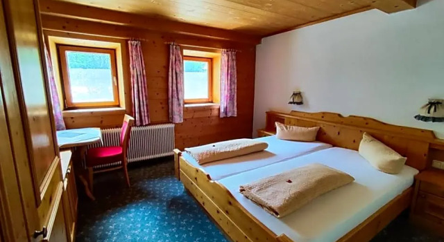 Gasthaus Mitterjager, Rezerwuj Hotel Kirchdorf in Tirol Kitzbühel Alps