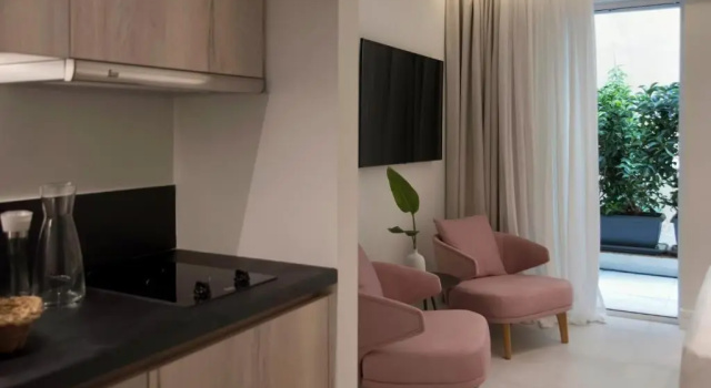 Номер Deluxe Glyfada South42