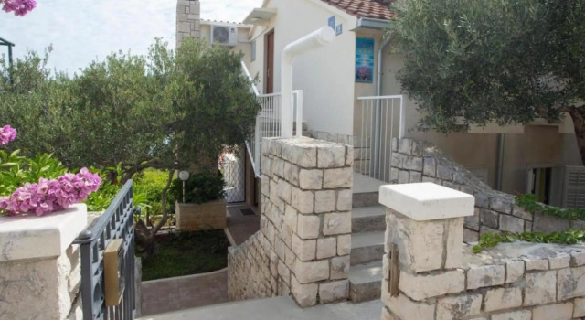 Damir - 80 m From Beach - A2, Prenota Hotel Brac Island Omiš
