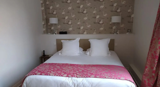 Люкс Comfort Logis Hotel Restaurant Le Cheval Blanc