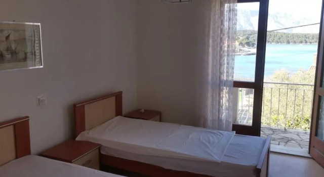 Big House for 14 people in centre of Lumbarda