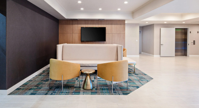 Holiday Inn Express & Suites Hollywood Walk Of Fame