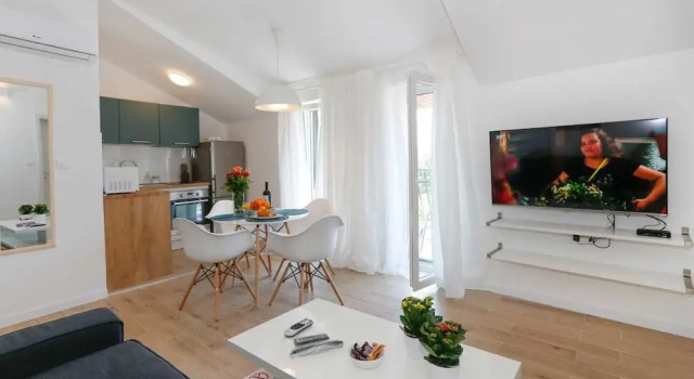 Апартаменты Apartments and Rooms Stone House