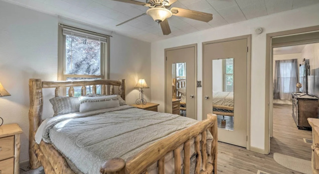 Cozy Home w/ Patio in the Heart of Cañon City!, Забронировать Отель Отели Кэньон-Сити 3 звезды, 3*