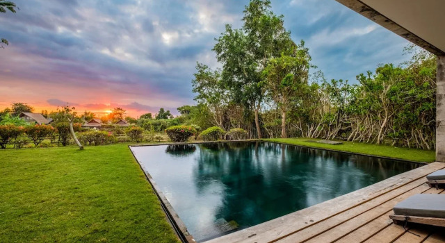 Вилла Luxury Jimbaran Balangan Beach Front Villa Nakar