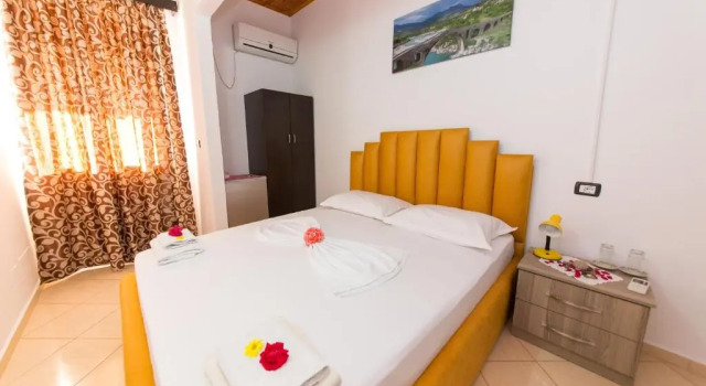 Standard Doppel Zimmer mit Balkon Villa Nertili
