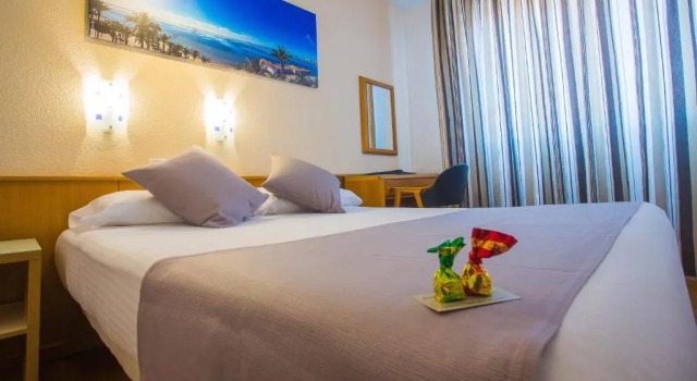 Семейный номер Standard Hotel Neptuno